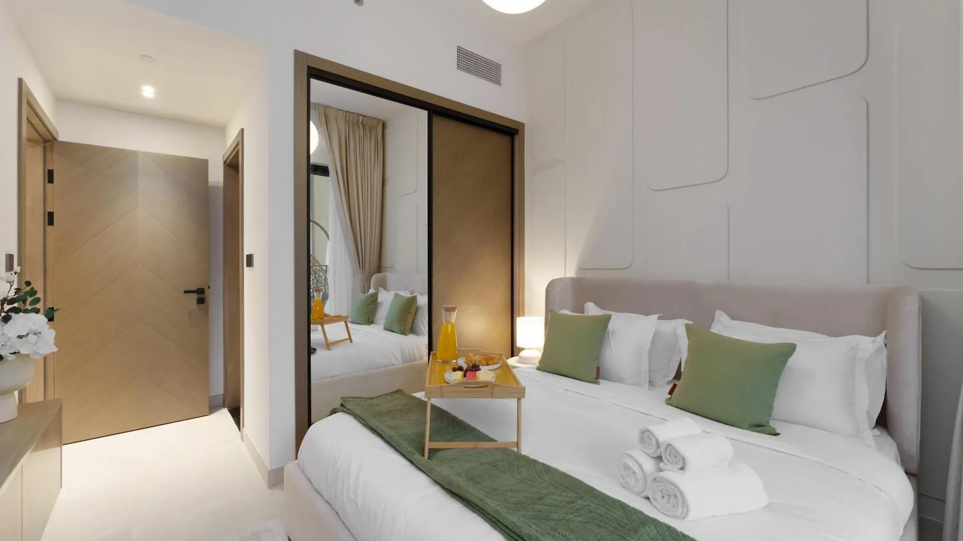 The Burj And Canal Views Dubai Apartment